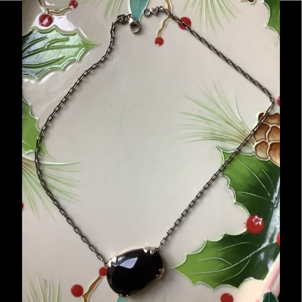 Black and silver necklace really pretty guc